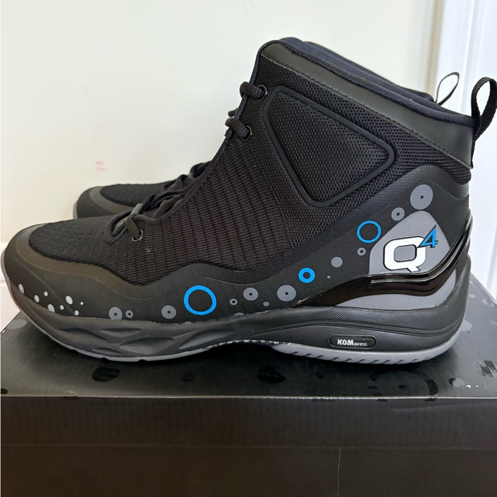 Men's Athletic High-Top Black Blue Performance Shoes